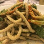 spaghettoni-foglie-zucchina
